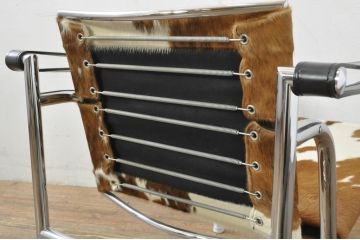 中古　Cassina(カッシーナ)　ル・コルビ(Pierre Jeanneret) ピエール・ジャンヌレ(Pierre Jeanneret) シャルロット・ペリアン(Charlotte Perriand)　LC1　個性が光る!ワンランク上の空間づくりにおすすめなスリングチェア(バスキュランチェア、アームチェア、椅子、イス)(定価605,000円)(R-078096)