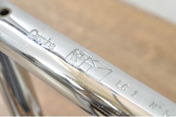 中古　Cassina(カッシーナ)　ル・コルビ(Pierre Jeanneret) ピエール・ジャンヌレ(Pierre Jeanneret) シャルロット・ペリアン(Charlotte Perriand)　LC1　個性が光る!ワンランク上の空間づくりにおすすめなスリングチェア(バスキュランチェア、アームチェア、椅子、イス)(定価605,000円)(R-078096)