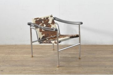 中古　Cassina(カッシーナ)　ル・コルビュジエ(Le Corbusier)　ピエール・ジャンヌレ(Pierre Jeanneret) シャルロット・ペリアン(Charlotte Perriand)　LC1　個性が光る!ワンランク上の空間づくりにおすすめなスリングチェア(バスキュランチェア、アームチェア、椅子、イス)(定価605,000円)(R-078097)