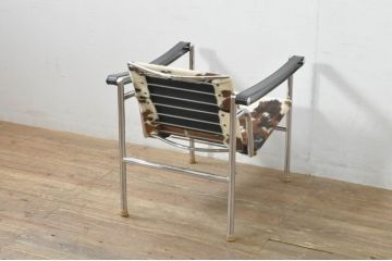 中古　Cassina(カッシーナ)　ル・コルビュジエ(Le Corbusier)　ピエール・ジャンヌレ(Pierre Jeanneret) シャルロット・ペリアン(Charlotte Perriand)　LC1　個性が光る!ワンランク上の空間づくりにおすすめなスリングチェア(バスキュランチェア、アームチェア、椅子、イス)(定価605,000円)(R-078097)