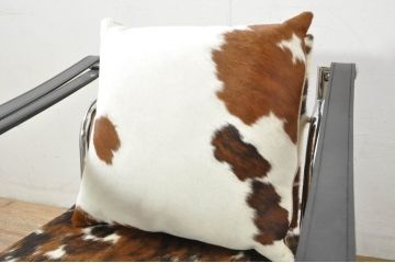 中古　Cassina(カッシーナ)　ル・コルビュジエ(Le Corbusier)　ピエール・ジャンヌレ(Pierre Jeanneret) シャルロット・ペリアン(Charlotte Perriand)　LC1　個性が光る!ワンランク上の空間づくりにおすすめなスリングチェア(バスキュランチェア、アームチェア、椅子、イス)(定価605,000円)(R-078097)