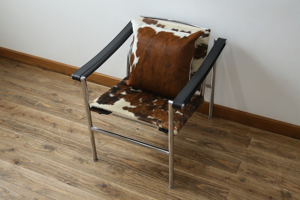 中古　Cassina(カッシーナ)　ル・コルビュジエ(Le Corbusier)　ピエール・ジャンヌレ(Pierre Jeanneret) シャルロット・ペリアン(Charlotte Perriand)　LC1　個性が光る!ワンランク上の空間づくりにおすすめなスリングチェア　定価605,000円相当　(R-078097)