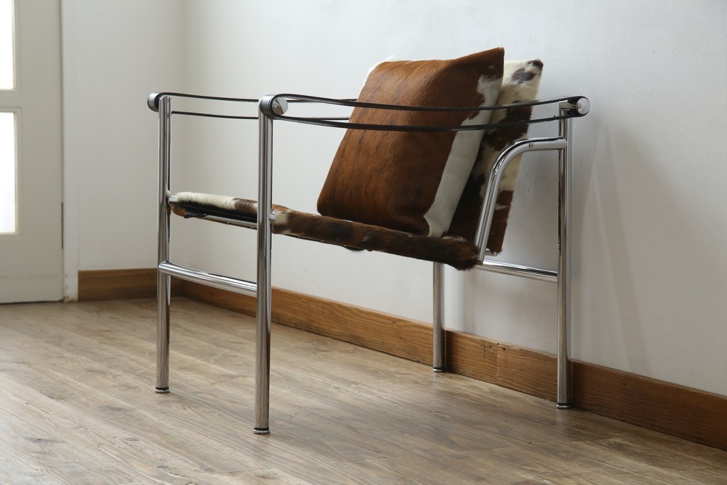 中古　Cassina(カッシーナ)　ル・コルビュジエ(Le Corbusier)　ピエール・ジャンヌレ(Pierre Jeanneret) シャルロット・ペリアン(Charlotte Perriand)　LC1　個性が光る!ワンランク上の空間づくりにおすすめなスリングチェア　定価605,000円相当　(R-078097)