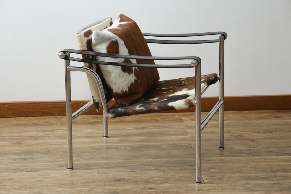 中古　Cassina(カッシーナ)　ル・コルビュジエ(Le Corbusier)　ピエール・ジャンヌレ(Pierre Jeanneret) シャルロット・ペリアン(Charlotte Perriand)　LC1　個性が光る!ワンランク上の空間づくりにおすすめなスリングチェア　定価605,000円相当　(R-078097)