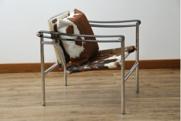 中古　Cassina(カッシーナ)　ル・コルビュジエ(Le Corbusier)　ピエール・ジャンヌレ(Pierre Jeanneret) シャルロット・ペリアン(Charlotte Perriand)　LC1　個性が光る!ワンランク上の空間づくりにおすすめなスリングチェア　定価605,000円相当　(R-078097)