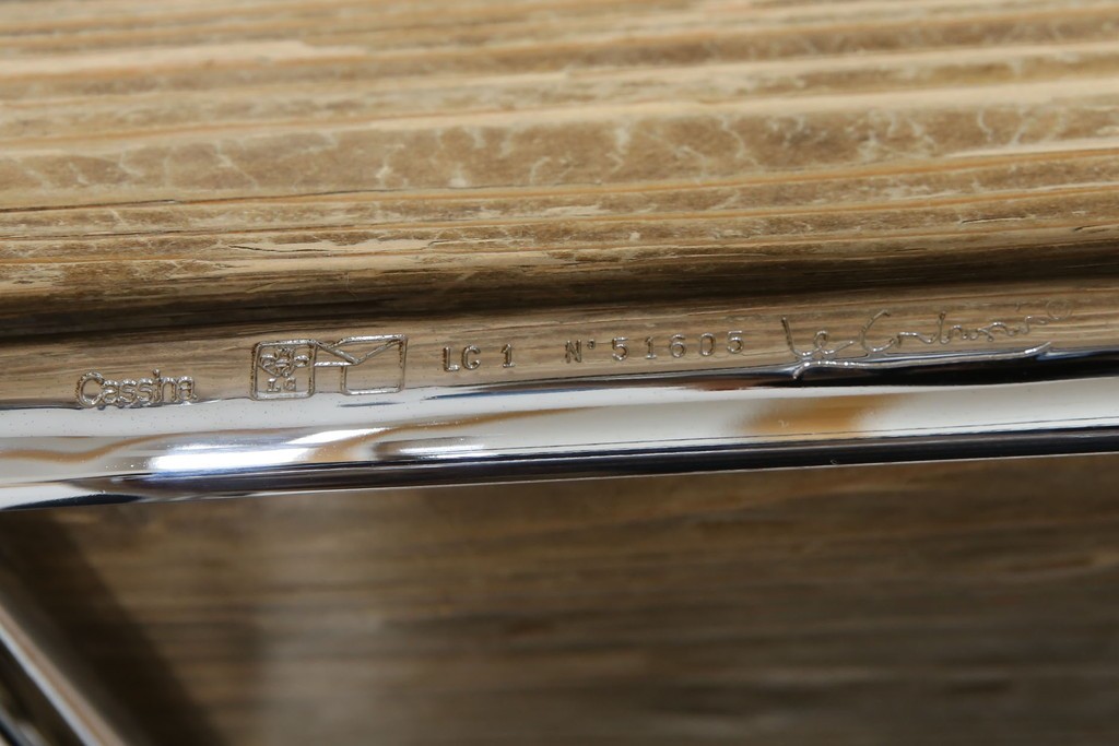 中古　Cassina(カッシーナ)　ル・コルビュジエ(Le Corbusier)　ピエール・ジャンヌレ(Pierre Jeanneret) シャルロット・ペリアン(Charlotte Perriand)　LC1　個性が光る!ワンランク上の空間づくりにおすすめなスリングチェア　定価605,000円相当　(R-078097)