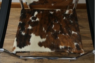 中古　Cassina(カッシーナ)　ル・コルビュジエ(Le Corbusier)　ピエール・ジャンヌレ(Pierre Jeanneret) シャルロット・ペリアン(Charlotte Perriand)　LC1　個性が光る!ワンランク上の空間づくりにおすすめなスリングチェア　定価605,000円相当　(R-078097)