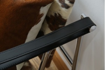 中古　Cassina(カッシーナ)　ル・コルビュジエ(Le Corbusier)　ピエール・ジャンヌレ(Pierre Jeanneret) シャルロット・ペリアン(Charlotte Perriand)　LC1　個性が光る!ワンランク上の空間づくりにおすすめなスリングチェア　定価605,000円相当　(R-078097)