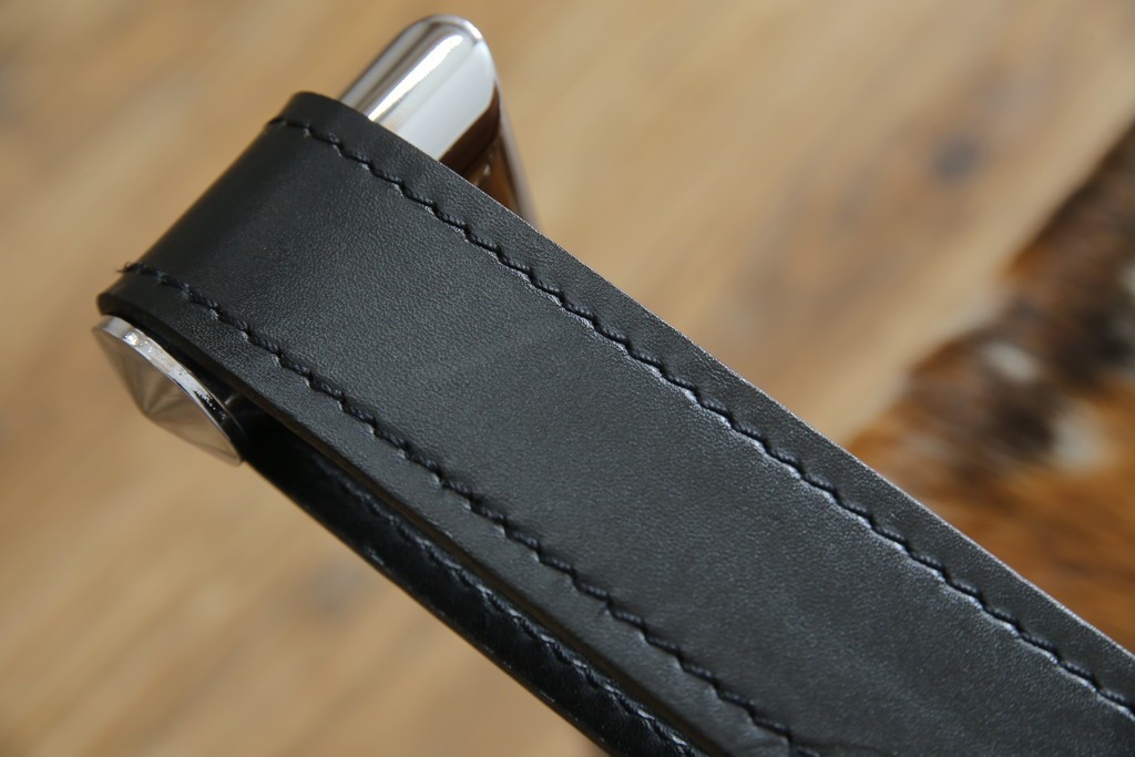 中古　Cassina(カッシーナ)　ル・コルビュジエ(Le Corbusier)　ピエール・ジャンヌレ(Pierre Jeanneret) シャルロット・ペリアン(Charlotte Perriand)　LC1　個性が光る!ワンランク上の空間づくりにおすすめなスリングチェア　定価605,000円相当　(R-078097)