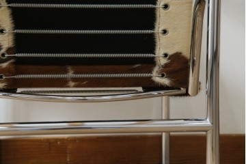 中古　Cassina(カッシーナ)　ル・コルビュジエ(Le Corbusier)　ピエール・ジャンヌレ(Pierre Jeanneret) シャルロット・ペリアン(Charlotte Perriand)　LC1　個性が光る!ワンランク上の空間づくりにおすすめなスリングチェア　定価605,000円相当　(R-078097)