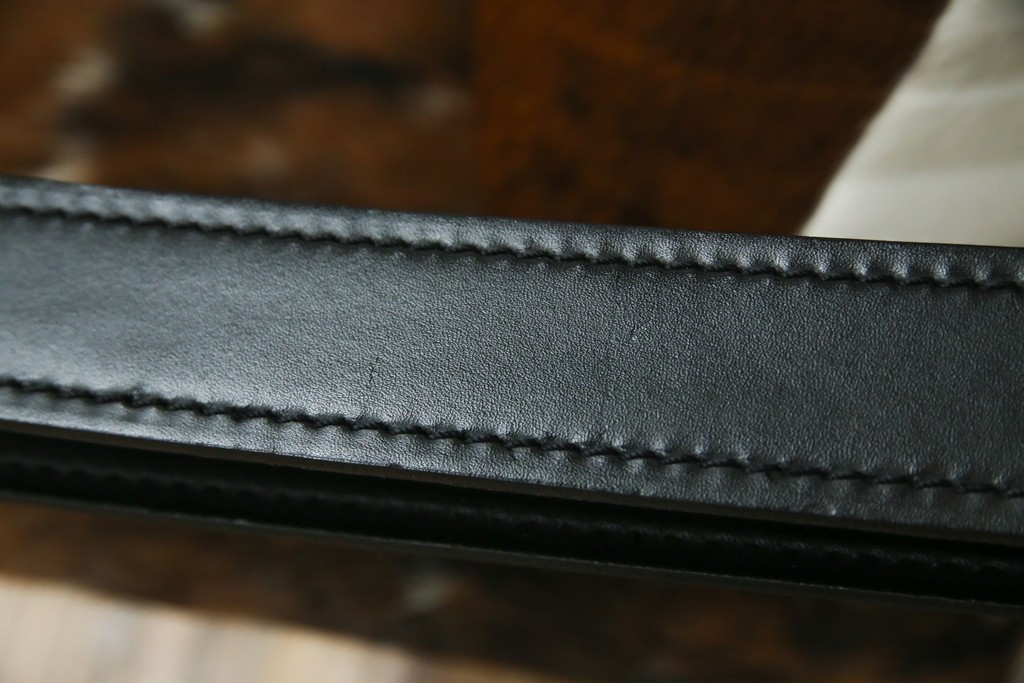 中古　Cassina(カッシーナ)　ル・コルビュジエ(Le Corbusier)　ピエール・ジャンヌレ(Pierre Jeanneret) シャルロット・ペリアン(Charlotte Perriand)　LC1　個性が光る!ワンランク上の空間づくりにおすすめなスリングチェア　定価605,000円相当　(R-078097)