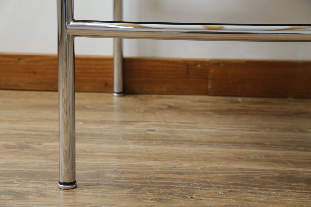 中古　Cassina(カッシーナ)　ル・コルビュジエ(Le Corbusier)　ピエール・ジャンヌレ(Pierre Jeanneret) シャルロット・ペリアン(Charlotte Perriand)　LC1　個性が光る!ワンランク上の空間づくりにおすすめなスリングチェア　定価605,000円相当　(R-078097)