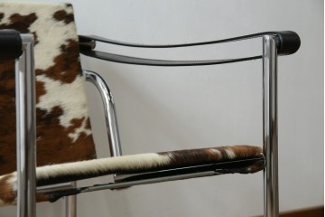 中古　Cassina(カッシーナ)　ル・コルビュジエ(Le Corbusier)　ピエール・ジャンヌレ(Pierre Jeanneret) シャルロット・ペリアン(Charlotte Perriand)　LC1　個性が光る!ワンランク上の空間づくりにおすすめなスリングチェア　定価605,000円相当　(R-078097)