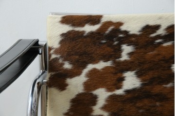 中古　Cassina(カッシーナ)　ル・コルビュジエ(Le Corbusier)　ピエール・ジャンヌレ(Pierre Jeanneret) シャルロット・ペリアン(Charlotte Perriand)　LC1　個性が光る!ワンランク上の空間づくりにおすすめなスリングチェア　定価605,000円相当　(R-078097)