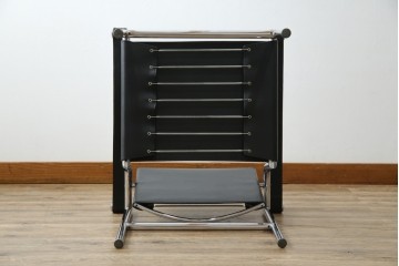 中古　リプロダクト品　ル・コルビュジエ(Le Corbusier)　LC1　本革　スタイリッシュなデザインが目を引くスリングチェア(アームチェア、バスキュランチェア、椅子、イス、レザー、Cassina、カッシーナ)(R-078098)