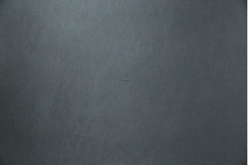 中古　リプロダクト品　ル・コルビュジエ(Le Corbusier)　LC1　本革　スタイリッシュなデザインが目を引くスリングチェア(アームチェア、バスキュランチェア、椅子、イス、レザー、Cassina、カッシーナ)(R-078098)