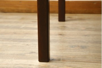 北欧ヴィンテージ　ノルウェー　 BRUKSBO(ブルクスボ) 　Mellemstrands Trevareindustri　ローズウッド材の美しい杢目が目を引くローテーブル　(R-078099)