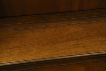 中古　DREXEL HERITAGE(ドレクセルヘリテイジ)　Triune(トライユン)　上品な佇まいのブックケース　(R-078107)