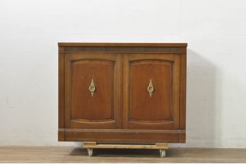 中古　DREXEL HERITAGE(ドレクセルヘリテイジ)　Triune(トライユン)　天板リメイク　上品な佇まいのサイドボード(キャビネット、収納棚、戸棚)(R-078108)