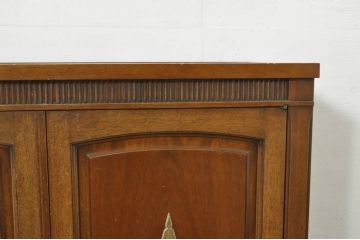 中古　DREXEL HERITAGE(ドレクセルヘリテイジ)　Triune(トライユン)　天板リメイク　上品な佇まいのサイドボード(キャビネット、収納棚、戸棚)(R-078108)