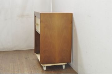 中古　高級品!!　スペイン　バロッサバレンティ(VARO,S.A. VALENTI)　ナチュラルモダンな佇まいのサイドテーブル(ナイトテーブル、エンドテーブル、花台、電話台、飾り台、サイドチェスト)(R-078111)