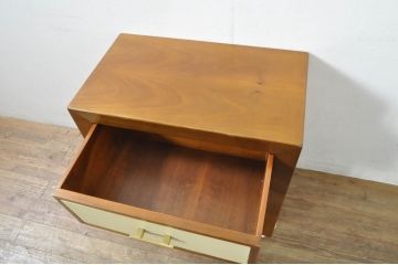 中古　高級品!!　スペイン　バロッサバレンティ(VARO,S.A. VALENTI)　ナチュラルモダンな佇まいのサイドテーブル(ナイトテーブル、エンドテーブル、花台、電話台、飾り台、サイドチェスト)(R-078111)