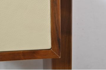 中古　高級品!!　スペイン　バロッサバレンティ(VARO,S.A. VALENTI)　ナチュラルモダンな佇まいのサイドテーブル(ナイトテーブル、エンドテーブル、花台、電話台、飾り台、サイドチェスト)(R-078111)