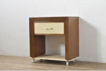 中古　高級品!!　スペイン　バロッサバレンティ(VARO,S.A. VALENTI)　ナチュラルモダンな佇まいのサイドテーブル(ナイトテーブル、エンドテーブル、花台、電話台、飾り台、サイドチェスト)(R-078112)