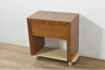 中古　高級品!!　スペイン　バロッサバレンティ(VARO,S.A. VALENTI)　ナチュラルモダンな佇まいのサイドテーブル(ナイトテーブル、エンドテーブル、花台、電話台、飾り台、サイドチェスト)(R-078112)