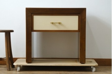 中古　高級品!!　スペイン　バロッサバレンティ(VARO,S.A. VALENTI)　ナチュラルモダンな佇まいのサイドテーブル　(R-078112)