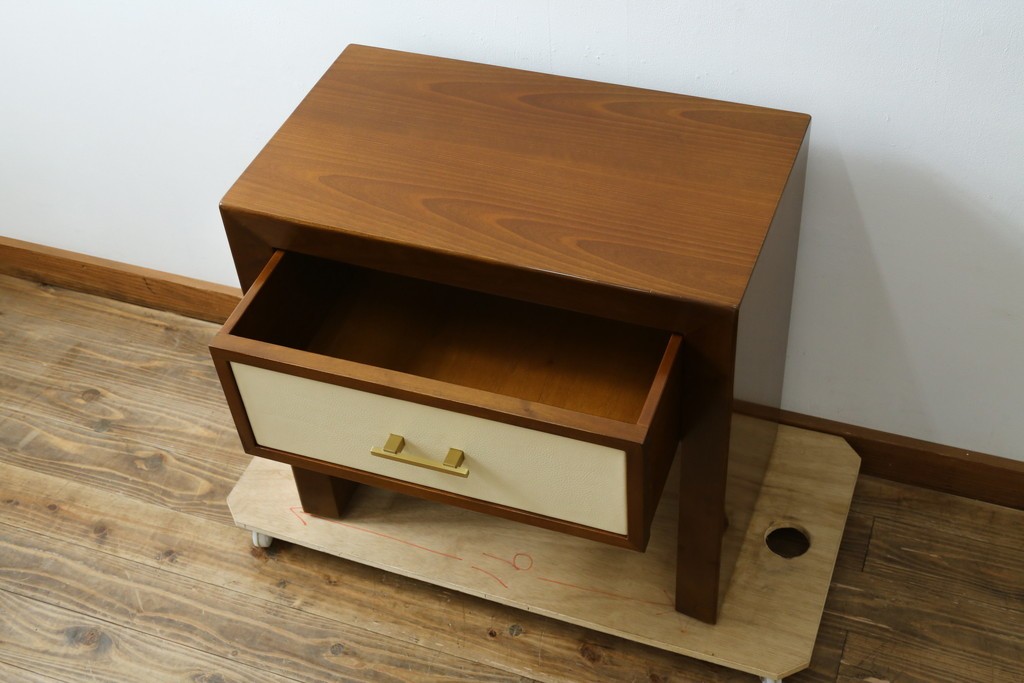 中古　高級品!!　スペイン　バロッサバレンティ(VARO,S.A. VALENTI)　ナチュラルモダンな佇まいのサイドテーブル　(R-078112)