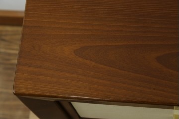 中古　高級品!!　スペイン　バロッサバレンティ(VARO,S.A. VALENTI)　ナチュラルモダンな佇まいのサイドテーブル　(R-078112)