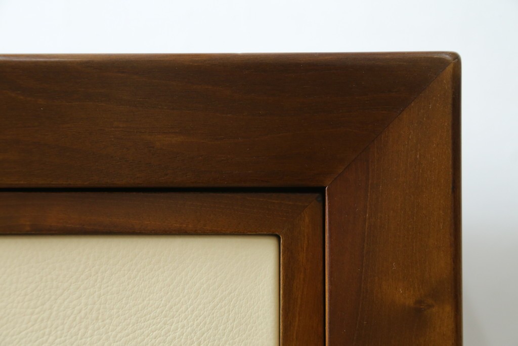 中古　高級品!!　スペイン　バロッサバレンティ(VARO,S.A. VALENTI)　ナチュラルモダンな佇まいのサイドテーブル　(R-078112)