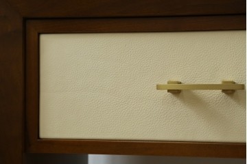 中古　高級品!!　スペイン　バロッサバレンティ(VARO,S.A. VALENTI)　ナチュラルモダンな佇まいのサイドテーブル　(R-078112)