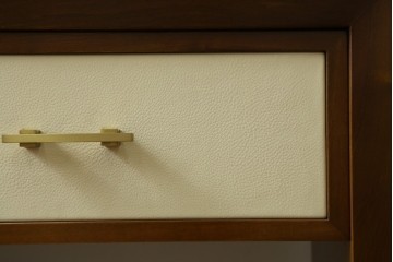 中古　高級品!!　スペイン　バロッサバレンティ(VARO,S.A. VALENTI)　ナチュラルモダンな佇まいのサイドテーブル　(R-078112)