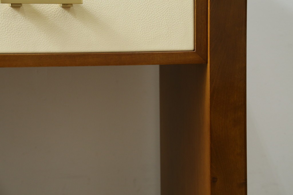 中古　高級品!!　スペイン　バロッサバレンティ(VARO,S.A. VALENTI)　ナチュラルモダンな佇まいのサイドテーブル　(R-078112)