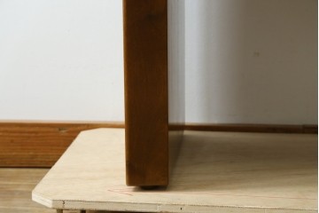 中古　高級品!!　スペイン　バロッサバレンティ(VARO,S.A. VALENTI)　ナチュラルモダンな佇まいのサイドテーブル　(R-078112)