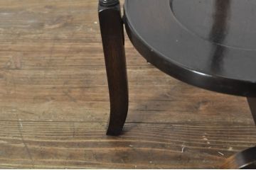 イギリスアンティーク　オーク材　挽き物の支柱がおしゃれな折り畳みケーキスタンド(ディスプレイラック、飾り棚、陳列棚、花台、店舗什器、英国)(R-078114)