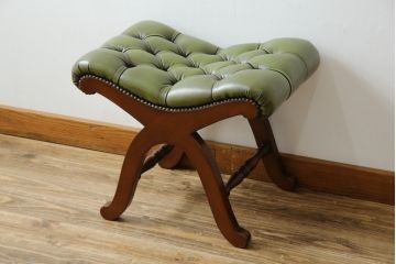 中古　超美品!!　スペイン製　バロッサバレンティ(VARO,S.A. VALENTI)　本革(レザー)　クラシカルな空間演出に活躍するオットマン(スリッパチェア、スツール、椅子、イス)(定価約16万2千円)(R-078117)