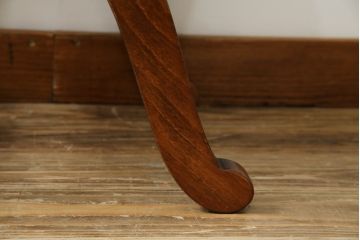 中古　超美品!!　スペイン製　バロッサバレンティ(VARO,S.A. VALENTI)　本革(レザー)　クラシカルな空間演出に活躍するオットマン(スリッパチェア、スツール、椅子、イス)(定価約16万円)(R-078118)