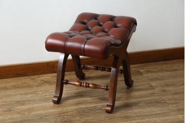 中古　超美品!!　スペイン製　バロッサバレンティ(VARO,S.A. VALENTI)　本革(レザー)　クラシカルな空間演出に活躍するオットマン(スリッパチェア、スツール、椅子、イス)(定価約16万円)(R-078119)