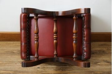 中古　超美品!!　スペイン製　バロッサバレンティ(VARO,S.A. VALENTI)　本革(レザー)　クラシカルな空間演出に活躍するオットマン(スリッパチェア、スツール、椅子、イス)(定価約16万円)(R-078119)