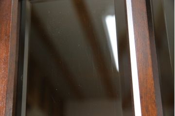 中古　北海道民芸家具　HM165K　高級感漂う上品な佇まいの食器棚(カップボード、キャビネット、収納棚、戸棚)(定価約43万円)(R-078120)