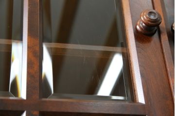 中古　北海道民芸家具　HM165K　高級感漂う上品な佇まいの食器棚(カップボード、キャビネット、収納棚、戸棚)(定価約43万円)(R-078120)