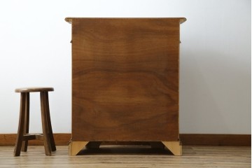 中古　イタリアンデザイン　クラシカルな雰囲気漂うサイドキャビネット(サイドボード、収納棚、戸棚、飾り台、花台、電話台)(R-078124)