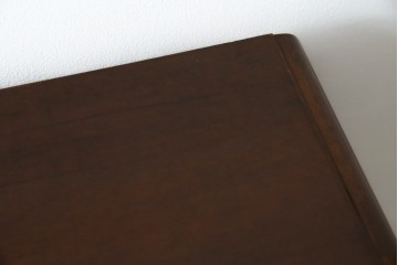 中古　イタリアンデザイン　クラシカルな雰囲気漂うサイドキャビネット(サイドボード、収納棚、戸棚、飾り台、花台、電話台)(R-078124)