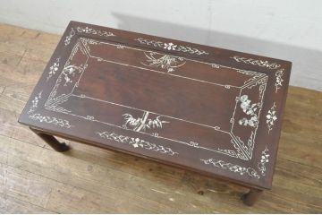 和製アンティーク　希少な時代物!!　螺鈿(ラデン)　花梨(カリン)材　　象嵌入りの凝ったデザインが魅力の文机(ローテーブル、座卓、座机、センターテーブル)(R-078125)