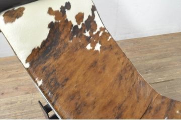 中古　美品!!　イタリア　Cassina(カッシーナ)　Le Corbusier(ル・コルビュジエ)　LC4　スタイリッシュで洗練された大人の空間を演出するシェーズロング(寝椅子、カウチ)(定価約106万7千円)(R-078130)