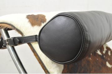 中古　美品!!　イタリア　Cassina(カッシーナ)　Le Corbusier(ル・コルビュジエ)　LC4　スタイリッシュで洗練された大人の空間を演出するシェーズロング(寝椅子、カウチ)(定価約106万7千円)(R-078130)