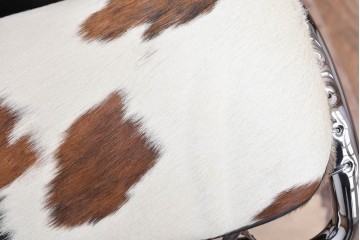 中古　美品!!　イタリア　Cassina(カッシーナ)　Le Corbusier(ル・コルビュジエ)　LC4　洗練された大人の空間を演出するシェーズロング　定価約106万7千円　(R-078130)